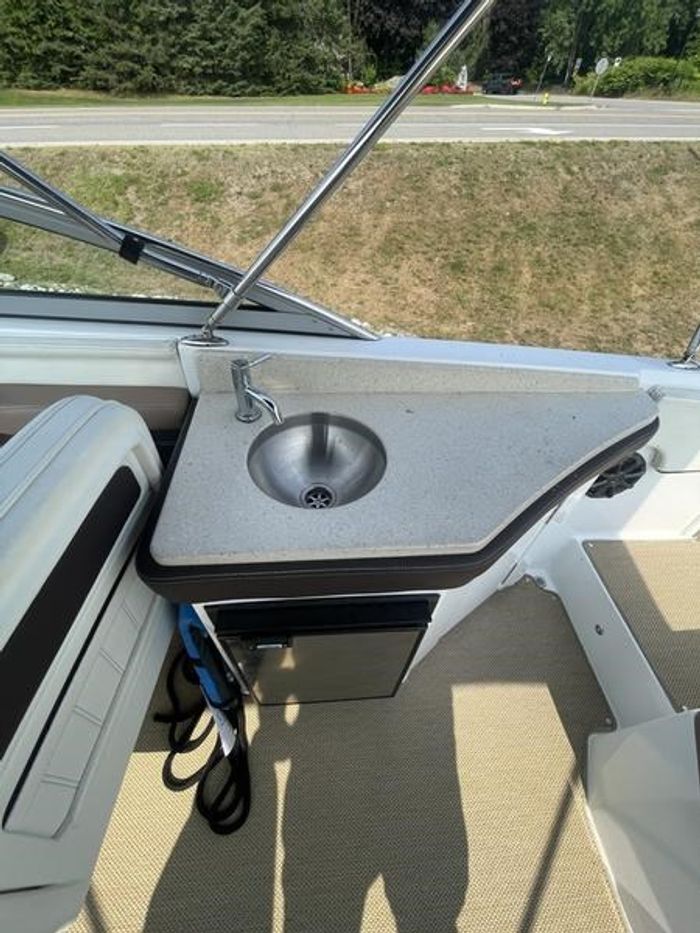 2013 Cobalt 24SD Photo 10 of 25