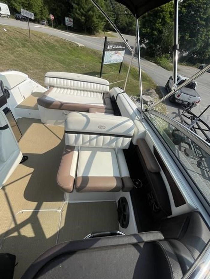 2013 Cobalt 24SD Photo 14 of 25