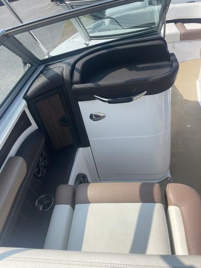 2013 Cobalt 24SD Photo 22 of 25