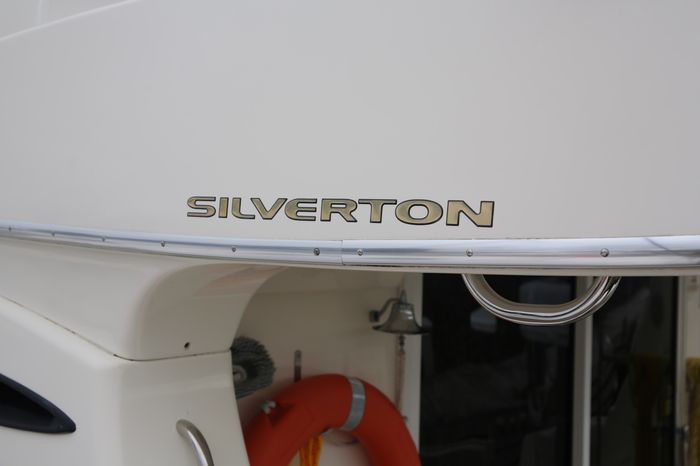 2008 Silverton 38 Sport Bridge Photo 9 of 102