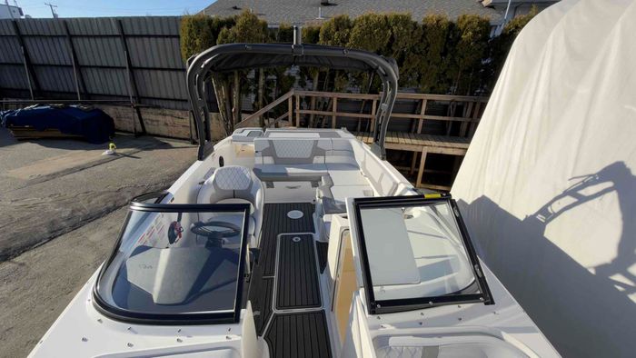2026 Bayliner VR6 Photo 10 of 21