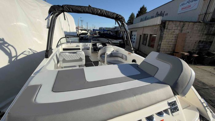 2026 Bayliner VR6 Photo 6 of 21