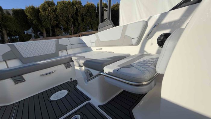 2026 Bayliner VR6 Photo 11 of 21