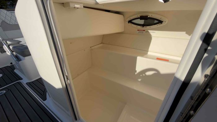 2026 Bayliner VR6 Photo 15 of 21