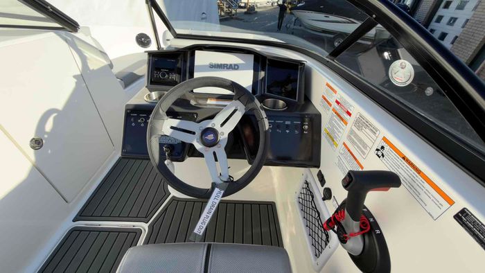 2026 Bayliner VR6 Photo 19 of 21
