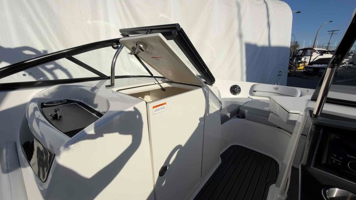 2026 Bayliner VR6 Photo 12 of 21