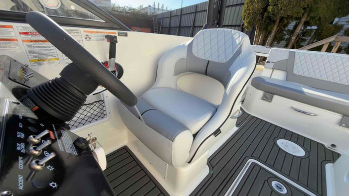 2026 Bayliner VR6 Photo 20 of 21