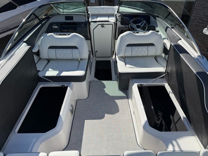 2026 Regal LS4 Photo 17 sur 41