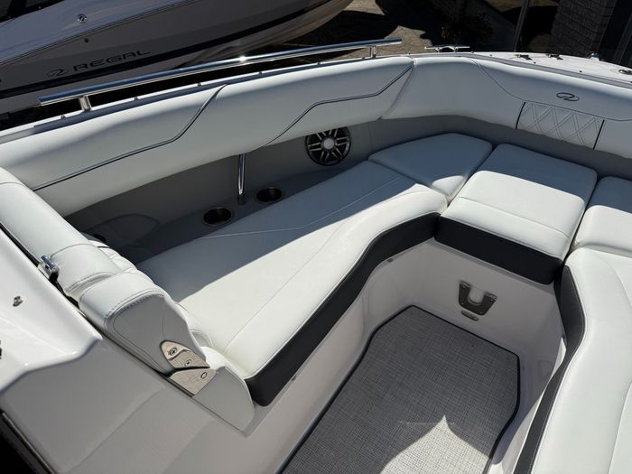 2026 Regal LS4 Photo 19 sur 41