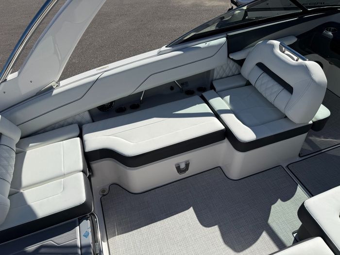 2026 Regal LS4 Photo 12 sur 41