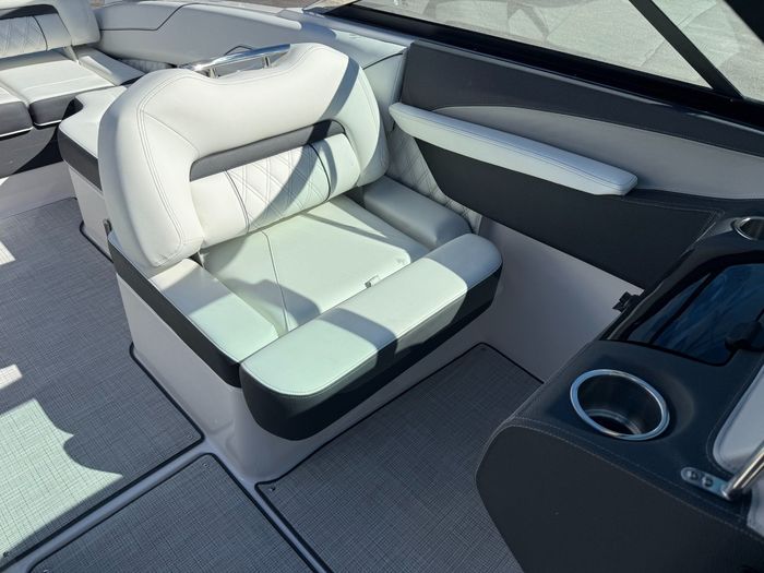 2026 Regal LS4 Photo 22 sur 41