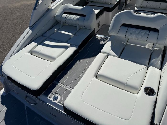 2026 Regal LS4 Photo 8 sur 41
