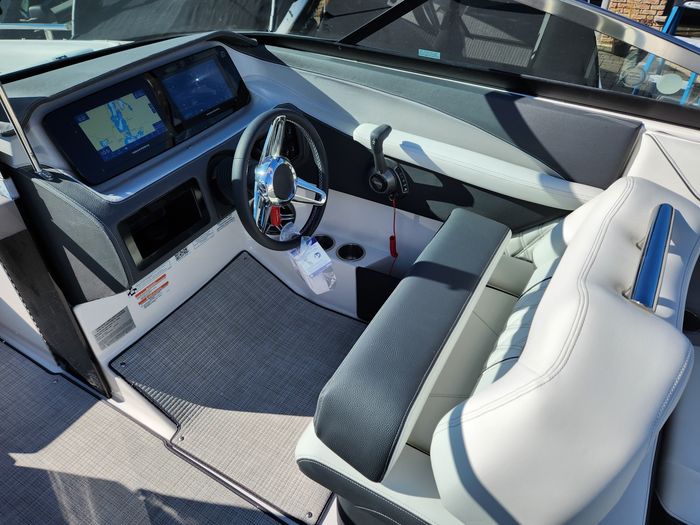 2026 Regal LS4 Surf Photo 29 sur 49