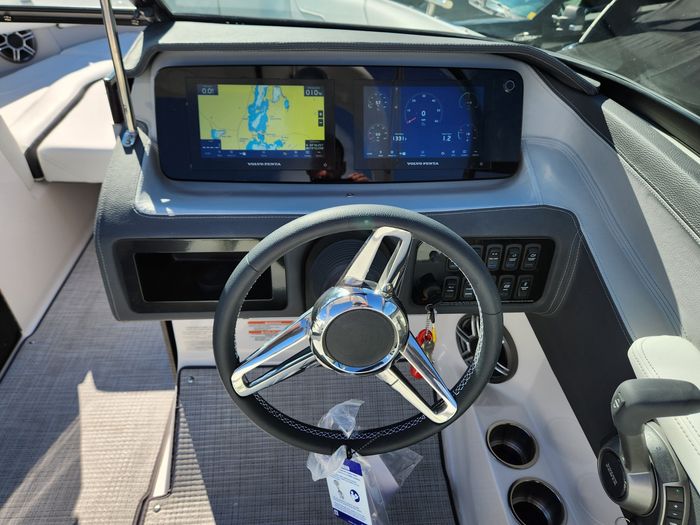 2026 Regal LS4 Surf Photo 30 sur 49
