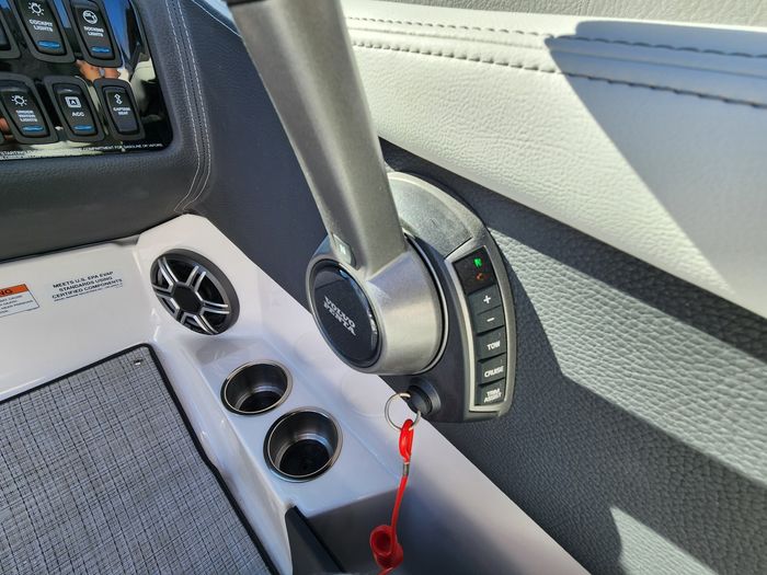 2026 Regal LS4 Surf Photo 31 sur 49