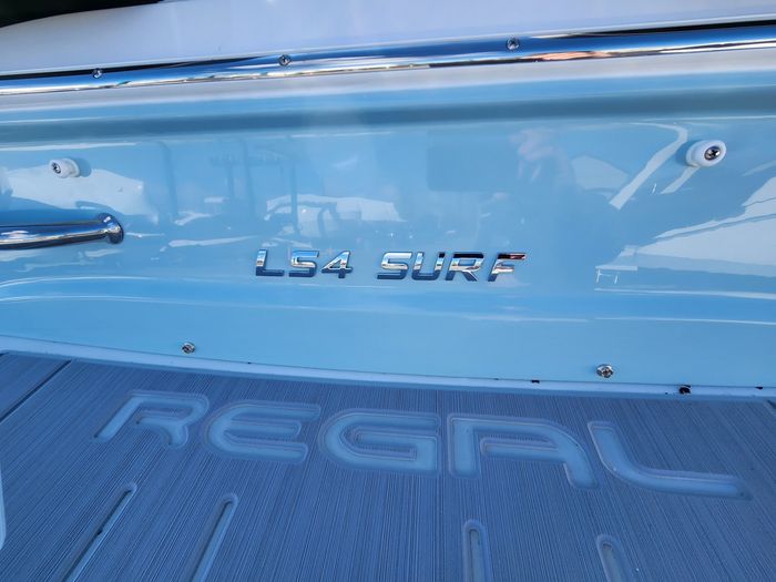 2026 Regal LS4 Surf Photo 6 sur 49