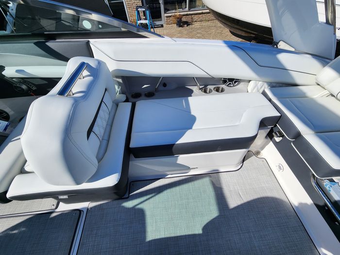 2026 Regal LS4 Surf Photo 41 sur 49