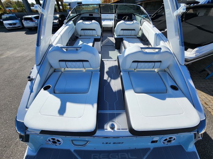 2026 Regal LS4 Surf Photo 18 sur 49