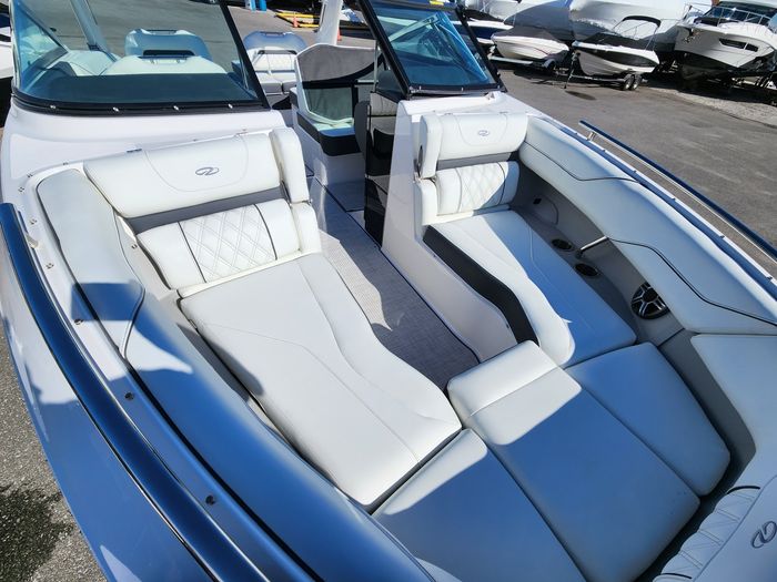 2026 Regal LS4 Surf Photo 36 sur 49