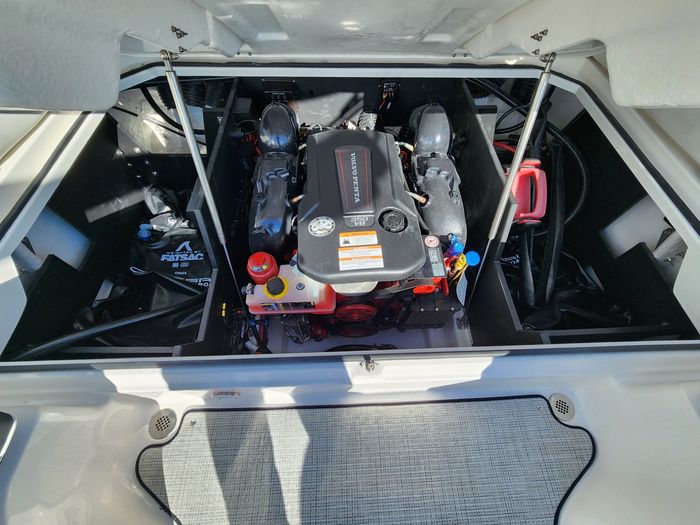 2026 Regal LS4 Surf Photo 46 sur 49