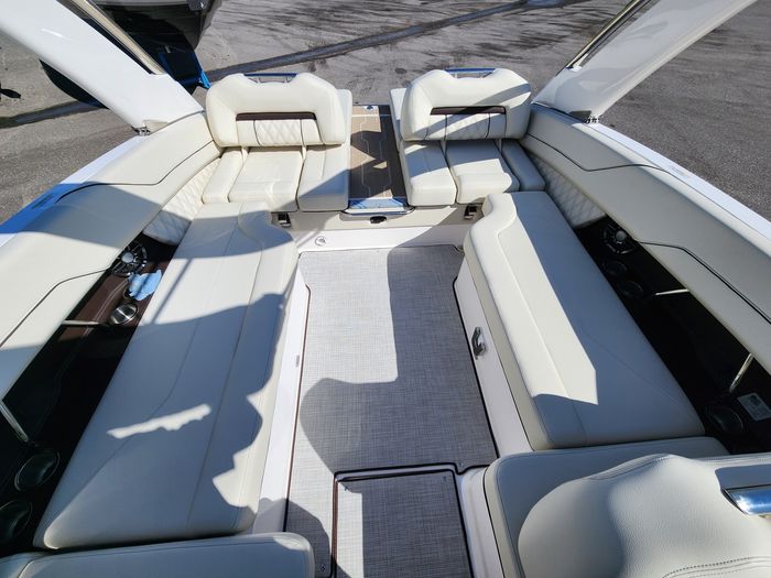 2026 Regal LS6 Photo 16 sur 36