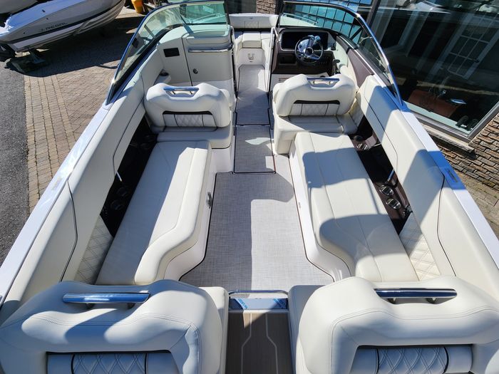 2026 Regal LS6 Photo 12 sur 36