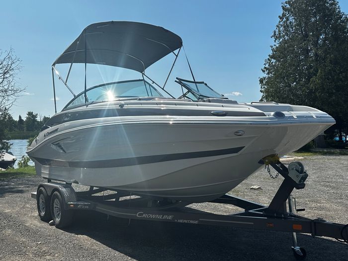 2024 Crownline E235 Photo 4 of 37