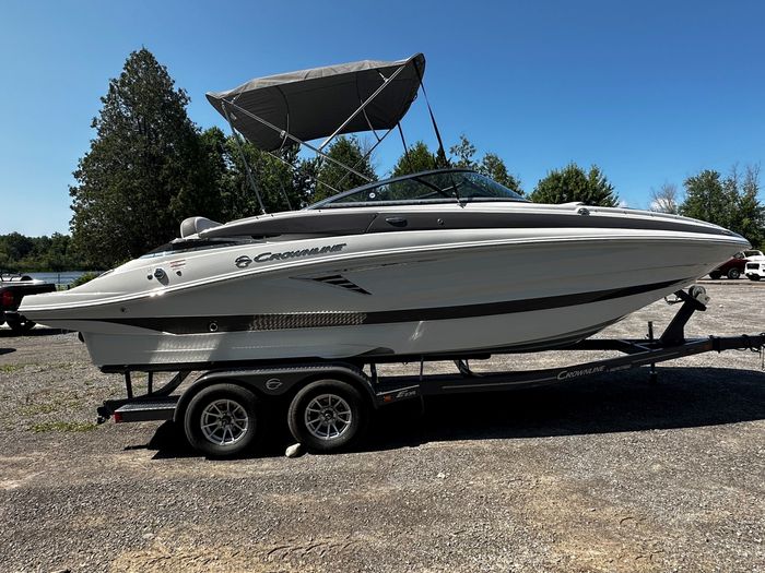 2024 Crownline E235 Photo 5 of 37