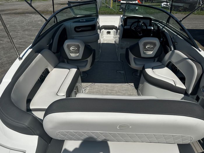 2024 Crownline E235 Photo 12 of 37