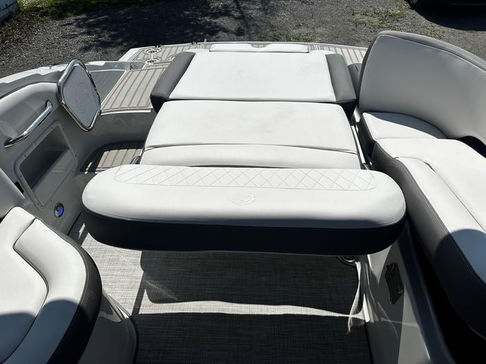 2024 Crownline E235 Photo 35 of 37