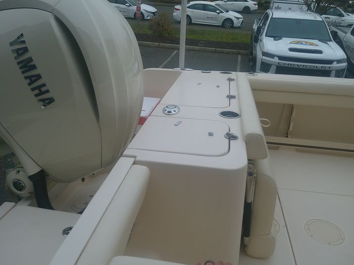 2025 Grady-White 236 Fisherman Photo 5 of 11