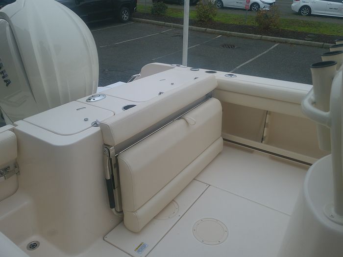 2025 Grady-White 236 Fisherman Photo 6 of 11