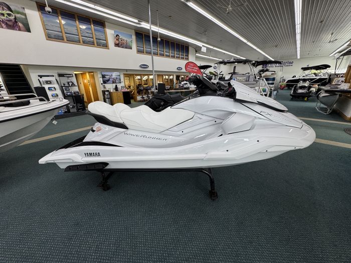 2026 Yamaha WaveRunner® FX Cruiser SVHO Photo 5 of 21