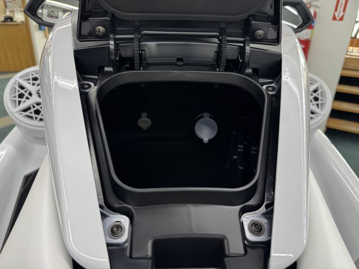 2026 Yamaha WaveRunner® FX Cruiser SVHO Photo 13 of 21