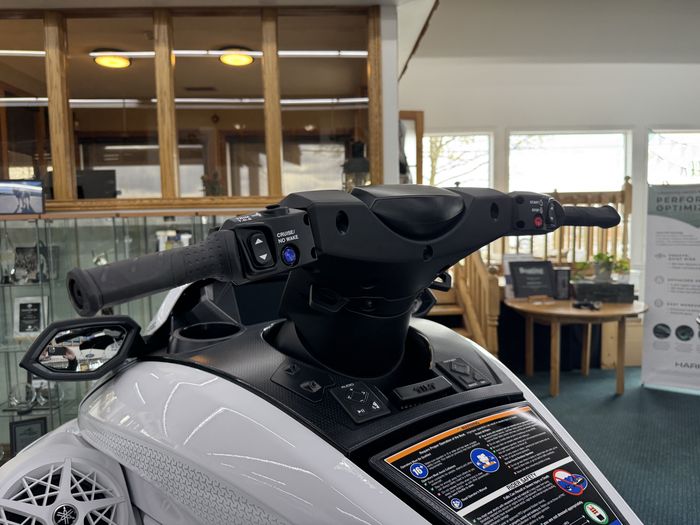 2026 Yamaha WaveRunner® FX Cruiser SVHO Photo 10 of 21
