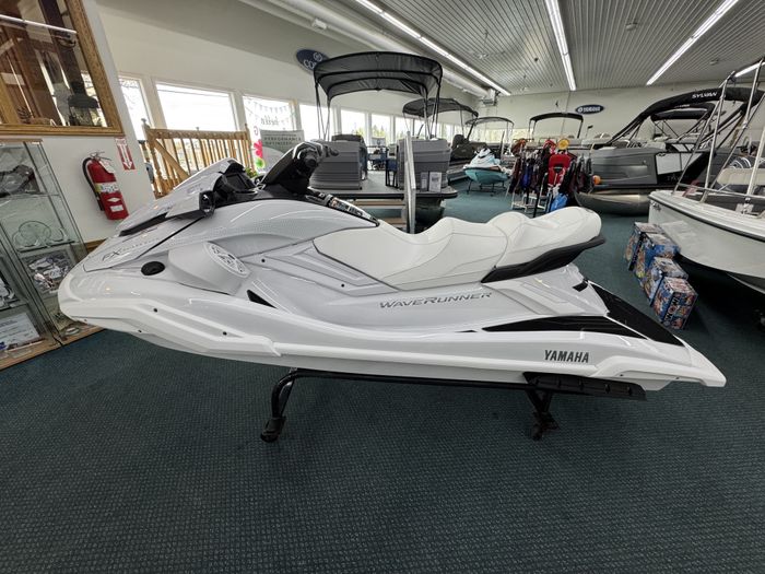 2026 Yamaha WaveRunner® FX Cruiser SVHO Photo 3 of 21
