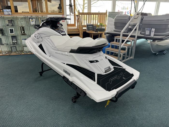 2026 Yamaha WaveRunner® FX Cruiser SVHO Photo 8 of 21