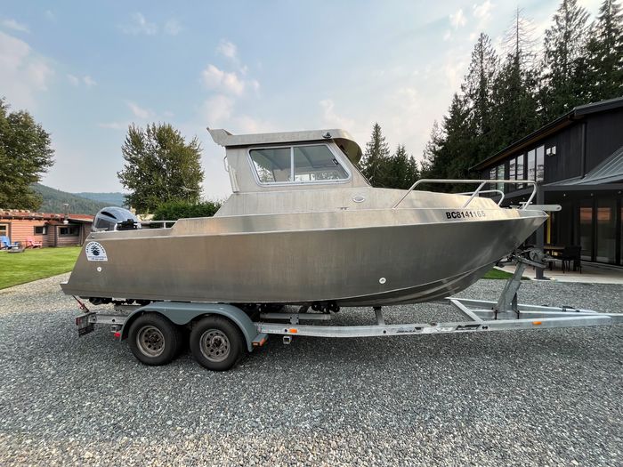 Custom Aluminum HT 21 Sport Fisher & Family Cruiser 21’ 2022 Used Boat ...