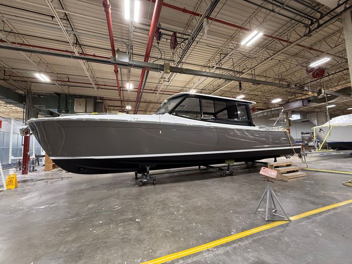 2025 MJM Yachts MJM 4 Photo 1 of 12