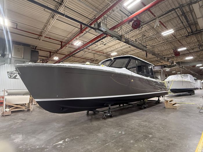 2025 MJM Yachts MJM 4 Photo 6 of 12