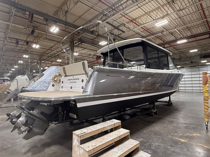 2025 MJM Yachts MJM 4 Photo 8 of 12