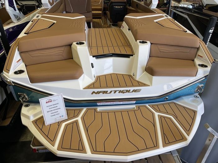 2026 Nautique Super Air Nautique G23 Photo 9 of 23