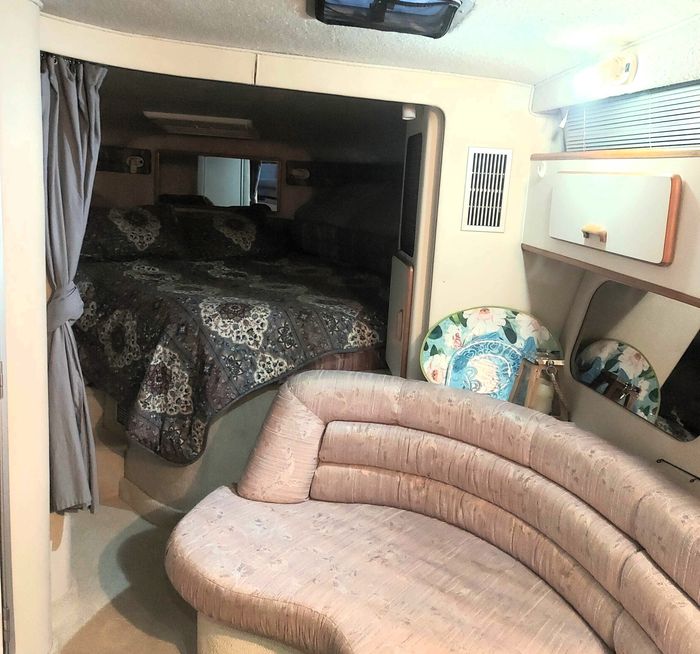 1990 Sea Ray 350 Express Photo 10 sur 16