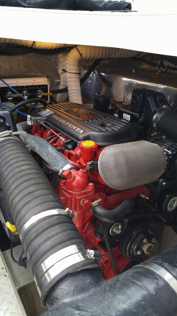 2008 Cruisers Yachts 420 Express Photo 29 of 33