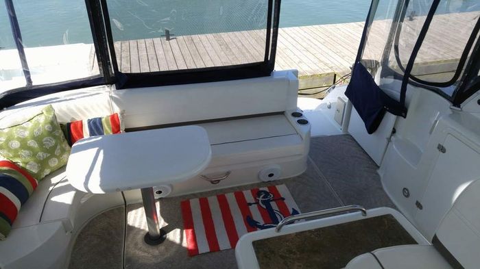 2008 Cruisers Yachts 420 Express Photo 13 of 33