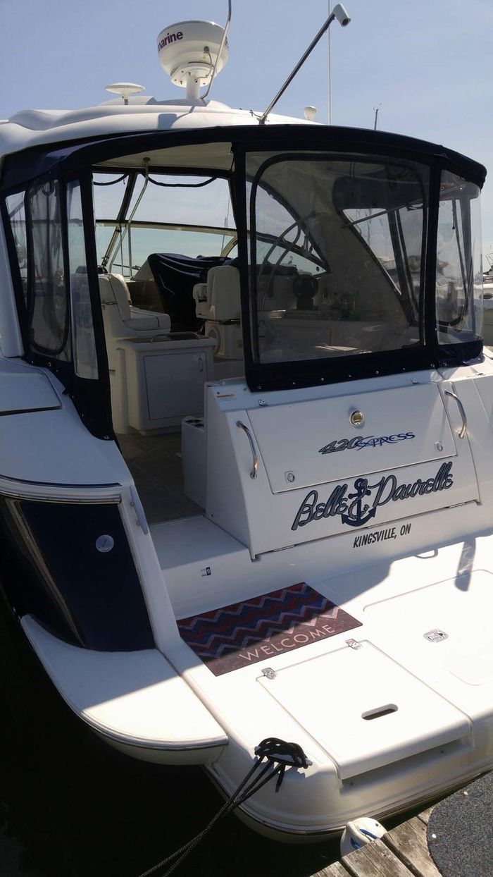 2008 Cruisers Yachts 420 Express Photo 6 of 33