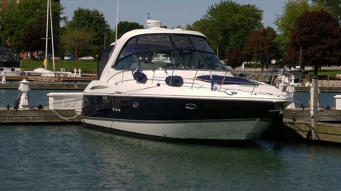 2008 Cruisers Yachts 420 Express Photo 3 of 33