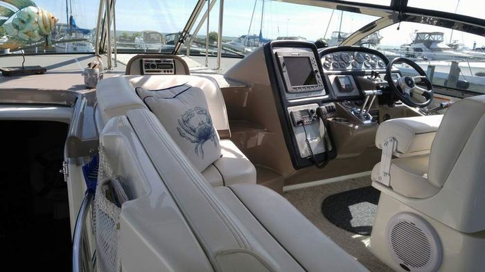 2008 Cruisers Yachts 420 Express Photo 10 of 33