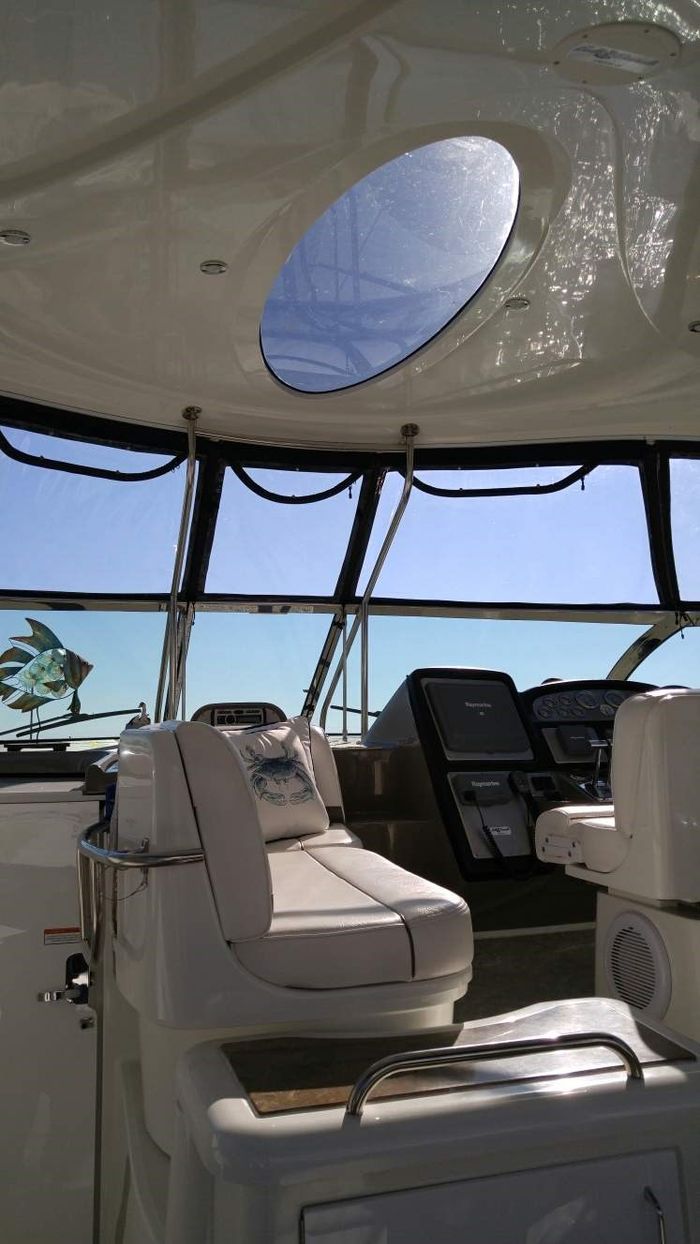 2008 Cruisers Yachts 420 Express Photo 11 of 33