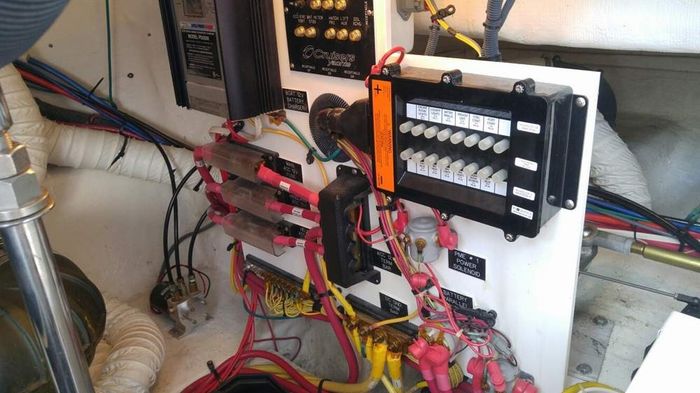 2008 Cruisers Yachts 420 Express Photo 26 of 33